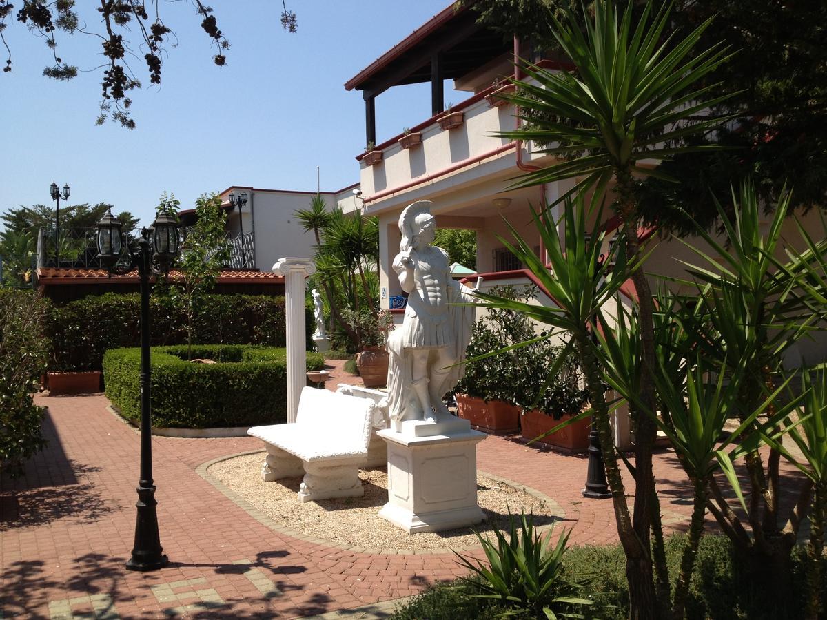 Residence Mezzaluna Carovigno Exterior photo