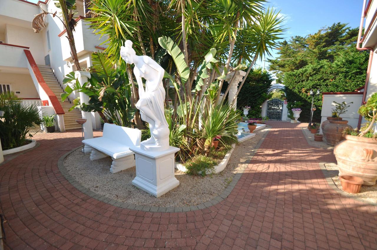 Residence Mezzaluna Carovigno Exterior photo